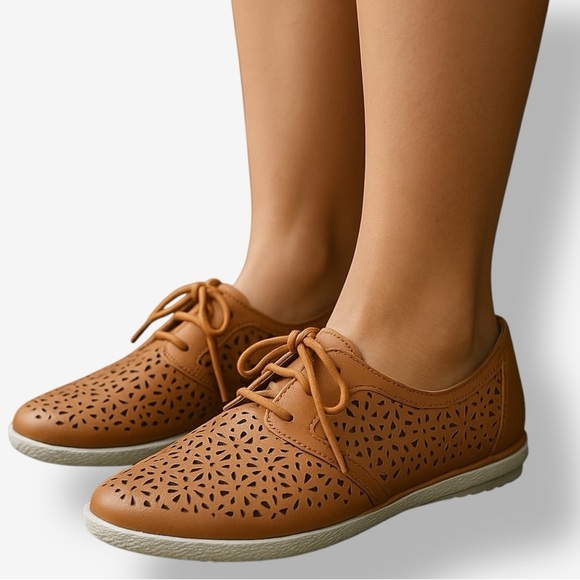 Earth Spirit | Novi Laser Cut Faux Leather Lace Up Sneaker Size 9 Boho Casual - Picture 1 of 10